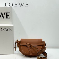 LOEWE 031-6  LOEWE 羅意威   gate Bumbag 馬鞍腰包胸包