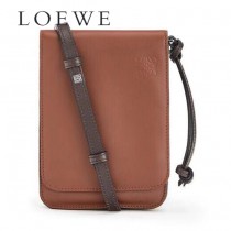 LOEWE 030 LOEWE 羅意威  gusset flat crossbody bag系列男裝包