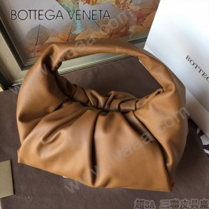 BV 6695-01 原單Bottega venet͎a͎最新款牛角包
