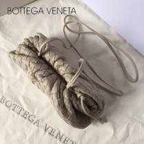 BV  9872S-04 原單早秋THE POUCH系列雲朵包