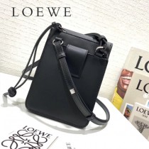 LOEWE 030-2 LOEWE 羅意威  gusset flat crossbody bag系列男裝包