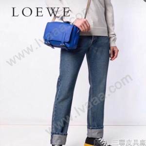 LOEWE 036-1   羅意威  military messenger XS小號郵差包