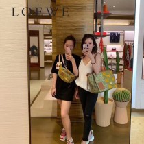 LOEWE 035-1  LOEWE 羅意威  lbiza限量系列cushion tote bag購物袋