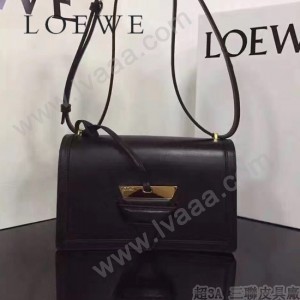 LOEWE 037-2 羅意威  Barcelona  bag 原單 秋冬新款3角包