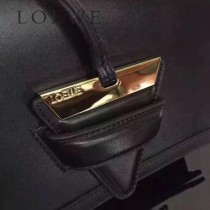 LOEWE 037-2 羅意威  Barcelona  bag 原單 秋冬新款3角包