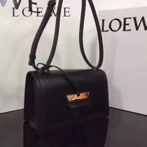 LOEWE 037-2 羅意威  Barcelona  bag 原單 秋冬新款3角包