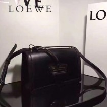 LOEWE 037-2 羅意威  Barcelona  bag 原單 秋冬新款3角包