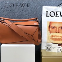 LOEWE 046  LOEWE  061607 羅意威  Puzzle 大号男士斜背包