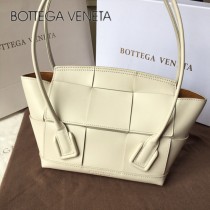 BV 9876 款Bottega Veneta 小號耳朵Arco 購物袋