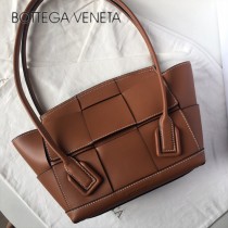 BV 9876-01 款Bottega Veneta 小號耳朵Arco 購物袋