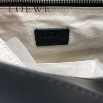 LOEWE 046-1  LOEWE  061607 羅意威  Puzzle 大号男士斜背包