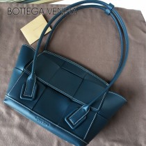 BV 9876-03 款Bottega Veneta 小號耳朵Arco 購物袋