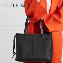 LOEWE 044-2  羅意威  lbiza限量系列cushion tote bag原