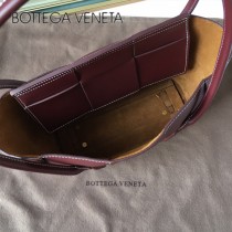 BV 9876-02 款Bottega Veneta 小號耳朵Arco 購物袋