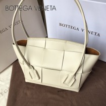 BV 9876 款Bottega Veneta 小號耳朵Arco 購物袋