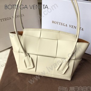 BV 9876 款Bottega Veneta 小號耳朵Arco 購物袋