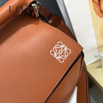 LOEWE 046  LOEWE  061607 羅意威  Puzzle 大号男士斜背包