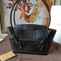 BV 9876-04 款Bottega Veneta 小號耳朵Arco 購物袋