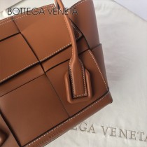 BV 9876-01 款Bottega Veneta 小號耳朵Arco 購物袋