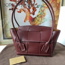 BV 9876-02 款Bottega Veneta 小號耳朵Arco 購物袋