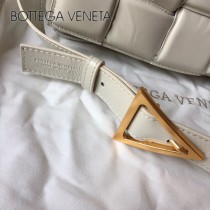 BV 9877-004 原單 Cassette小牛皮枕頭包