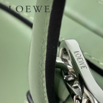 LOEWE 050-2 羅意威 全新postal手袋