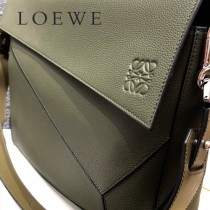 LOEWE 047  羅意威  Puzzle原單邮差包 专柜最新男款系列