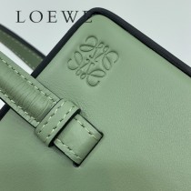 LOEWE 050-2 羅意威 全新postal手袋