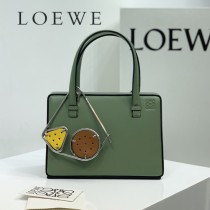 LOEWE 050-2 羅意威 全新postal手袋