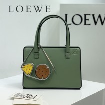 LOEWE 050-2 羅意威 全新postal手袋