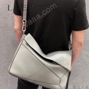 LOEWE 047-3  羅意威  Puzzle原單邮差包 专柜最新男款系列