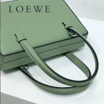 LOEWE 050-2 羅意威 全新postal手袋