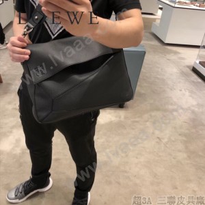 LOEWE 047-1  羅意威  Puzzle原單邮差包 专柜最新男款系列