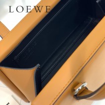 LOEWE 050-3 羅意威 全新postal手袋