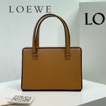 LOEWE 050-3 羅意威 全新postal手袋