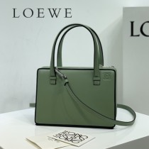 LOEWE 050-2 羅意威 全新postal手袋