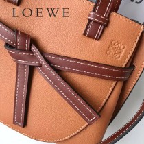 LOEWE 051-2  羅意威 新款手提馬鞍包