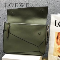 LOEWE 047  羅意威  Puzzle原單邮差包 专柜最新男款系列