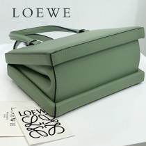 LOEWE 050-2 羅意威 全新postal手袋