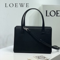 LOEWE 050-1 羅意威 全新postal手袋