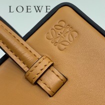 LOEWE 050-3 羅意威 全新postal手袋