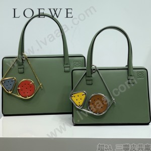 LOEWE 050-2 羅意威 全新postal手袋