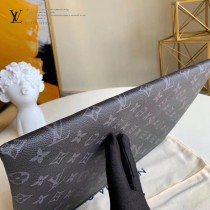 M69256 原版皮POCHETTE DISCOVERY 手袋