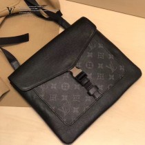 M30413 黑原版皮OUTDOOR FLAP 信使包