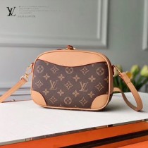 M45528 原版皮 Nicolas Ghesquière 相機包