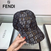FENDI 芬迪 最新色官網款棒球帽 牛津材質 頭層牛皮 真皮帽沿，真皮調節帶