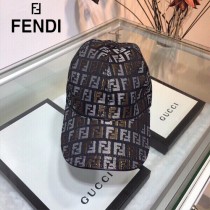 FENDI 芬迪 最新色官網款棒球帽 牛津材質 頭層牛皮 真皮帽沿，真皮調節帶