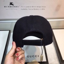 巴寶莉新款棒球帽 牛津材質 頭層牛皮 非壹般的品質