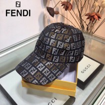 FENDI 芬迪 最新色官網款棒球帽 牛津材質 頭層牛皮 真皮帽沿，真皮調節帶