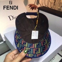 FENDI 芬迪 最新官網款棒球帽 牛津材質 頭層牛皮 真皮帽沿，真皮調節帶